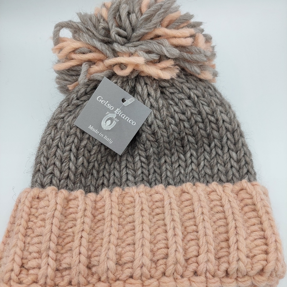 Gelso Bianco Beautiful Italien-made Pom Pom Winter Hat
